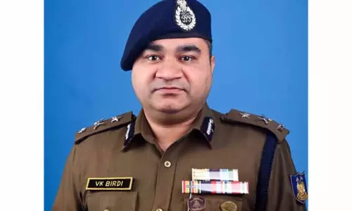 गणतंत्र दिवस से पहले पूरे कश्मीर में सुरक्षा घेरा कड़ा किया गया: IGP गणतंत्र दिवस से पहले पूरे कश्मीर में सुरक्षा घेरा कड़ा किया गया: IGP