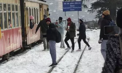 Himachal का ठंडा जादू: बर्फ से ढकी शिमला हेरिटेज टॉय ट्रेन