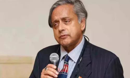 Shashi Tharoor से पूछा गया कि उन्होंने दिल्ली में कांग्रेस की अहम बैठक क्यों मिस की Shashi Tharoor से पूछा गया कि उन्होंने दिल्ली में कांग्रेस की अहम बैठक क्यों मिस की