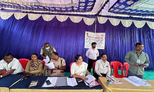सड़क चौड़ी करने के लिए पेड़ न काटें: Environmental कार्यकर्ताओं की मांग सड़क चौड़ी करने के लिए पेड़ न काटें: Environmental कार्यकर्ताओं की मांग