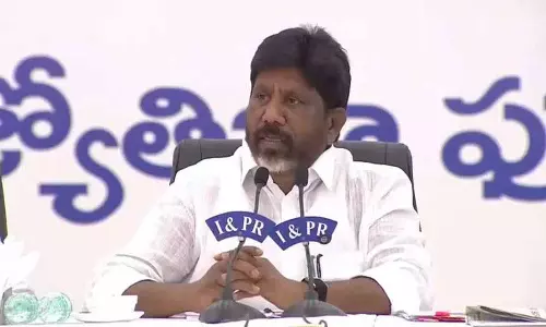 Bhatti ने सिंगरेनी टेंडर रिपोर्ट पर राधाकृष्ण से स्पष्टीकरण मांगा Bhatti ने सिंगरेनी टेंडर रिपोर्ट पर राधाकृष्ण से स्पष्टीकरण मांगा