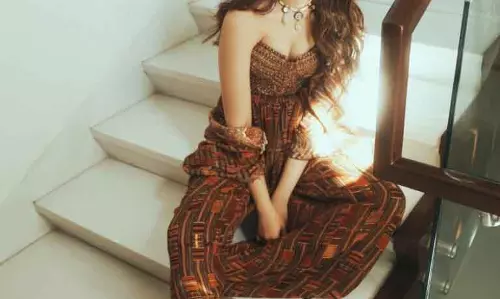 सोशल मीडिया क्वीन Krithi Shetty : 10 मिलियन फॉलोअर्स के करीब पहुंचीं बेप्पुली गर्ल सोशल मीडिया क्वीन Krithi Shetty : 10 मिलियन फॉलोअर्स के करीब पहुंचीं बेप्पुली गर्ल