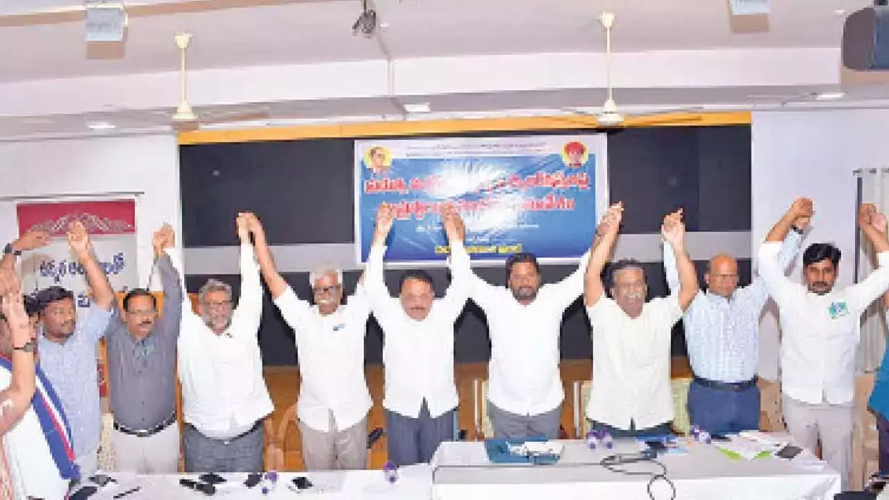 Andhra: फीस प्रतिपूर्ति बकाया जारी करने की मांग की गई Andhra: फीस प्रतिपूर्ति बकाया जारी करने की मांग की गई