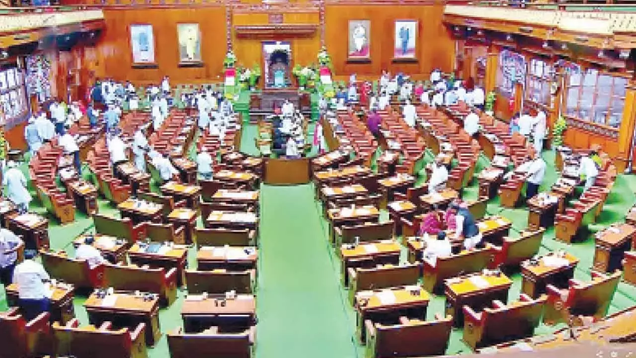 Karnataka: विधानसभा में राज्यपाल के संयुक्त सत्र से बाहर जाने पर तीखी बहस हुई