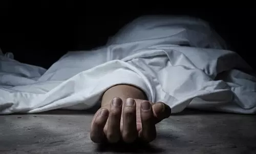 नाजायज संबंध के शक में पति ने पत्नी को उतारा मौत के घाट नाजायज संबंध के शक में पति ने पत्नी को उतारा मौत के घाट