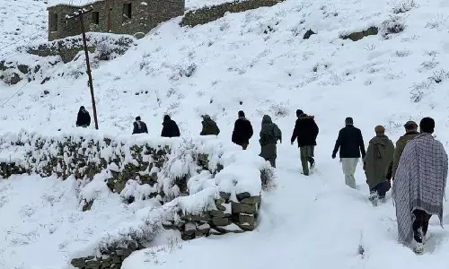 Afghanistan में भारी बर्फबारी और बारिश के कारण 3 दिनों में 61 लोगों की मौत हो गई Afghanistan में भारी बर्फबारी और बारिश के कारण 3 दिनों में 61 लोगों की मौत हो गई