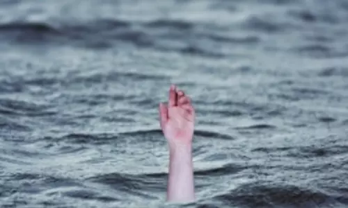 Bihar: मधुबनी में तालाब में नहाते समय दो भाइयों के डूबने से लोगों में मातम पसरा Bihar: मधुबनी में तालाब में नहाते समय दो भाइयों के डूबने से लोगों में मातम पसरा