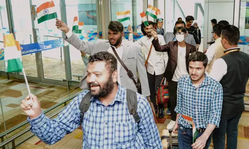 ईरान में पढ़ रहे छात्रों के पासपोर्ट दिलाने और हालात बिगड़ने पर निकासी की हो व्यवस्था: एआईएमएसए ईरान में पढ़ रहे छात्रों के पासपोर्ट दिलाने और हालात बिगड़ने पर निकासी की हो व्यवस्था: एआईएमएसए