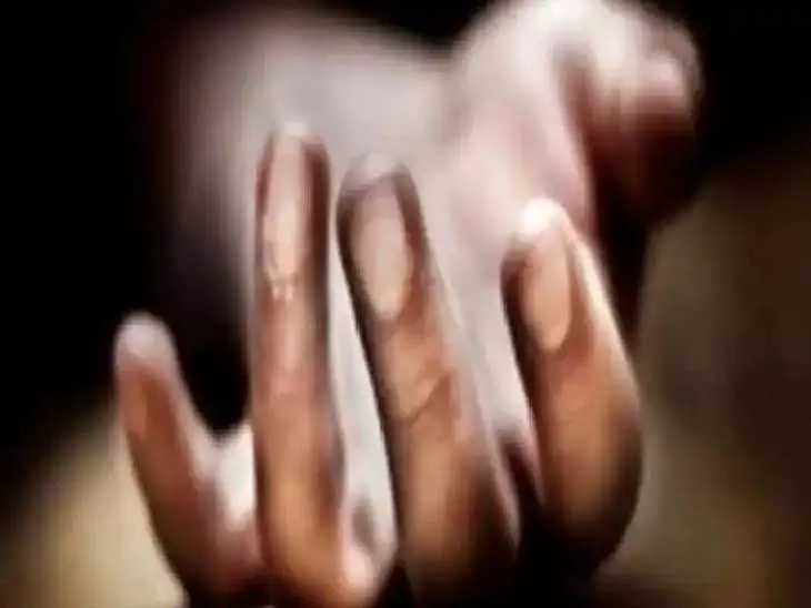 हॉस्टल पहुंचा नशे की हालत में, फटकार के बाद B.Tech छात्र ने किया सुसाइड हॉस्टल पहुंचा नशे की हालत में, फटकार के बाद B.Tech छात्र ने किया सुसाइड
