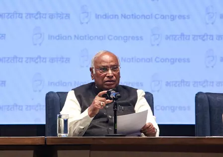 उत्तर प्रदेश स्थापना दिवस: मल्लिकार्जुन खड़गे ने आध्यात्मिक-सांस्कृतिक विरासत को किया याद उत्तर प्रदेश स्थापना दिवस: मल्लिकार्जुन खड़गे ने आध्यात्मिक-सांस्कृतिक विरासत को किया याद