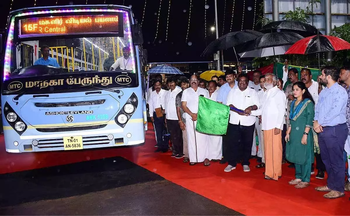 ब्रॉडवे के रीवैम्प से पहले आइलैंड ग्राउंड्स और Royapuram में अस्थायी बस टर्मिनस खोले गए ब्रॉडवे के रीवैम्प से पहले आइलैंड ग्राउंड्स और Royapuram में अस्थायी बस टर्मिनस खोले गए