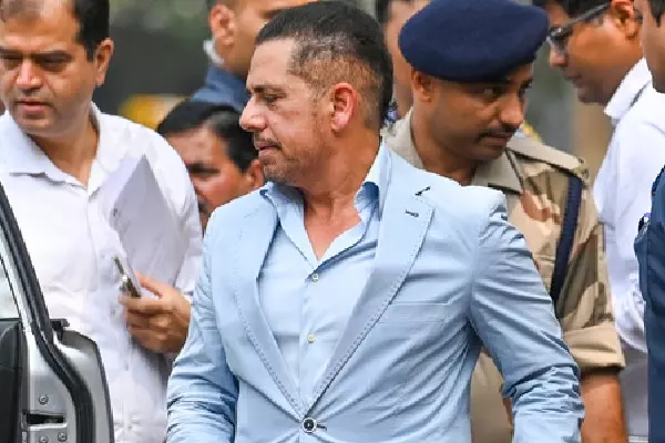 Delhi कोर्ट के फैसले के दिन, वाड्रा की नियति मनी लॉन्ड्रिंग मामले में तय होगी Delhi कोर्ट के फैसले के दिन, वाड्रा की नियति मनी लॉन्ड्रिंग मामले में तय होगी