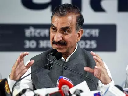 शिमला की बर्फबारी से किसानों और पर्यटन को फायदा: CM हिमाचल शिमला की बर्फबारी से किसानों और पर्यटन को फायदा: CM हिमाचल