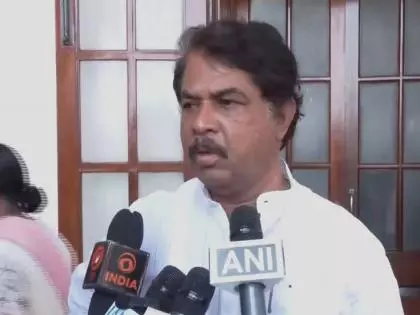 एक्साइज रिश्वत मामले पर BJP का हमला, कर्नाटक मंत्री से इस्तीफा मांगा एक्साइज रिश्वत मामले पर BJP का हमला, कर्नाटक मंत्री से इस्तीफा मांगा