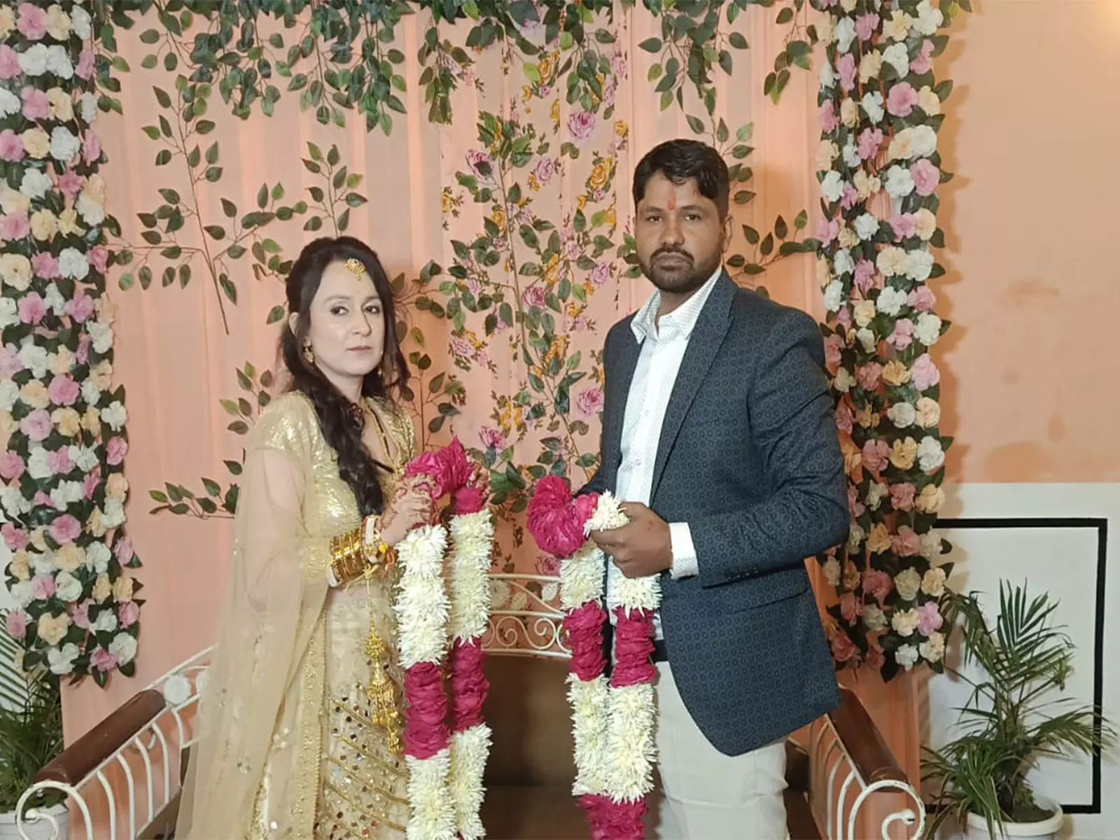 पैरोल पर रिहा दो कैदियों ने Alwar में गुप्त समारोह में शादी कर ली पैरोल पर रिहा दो कैदियों ने Alwar में गुप्त समारोह में शादी कर ली