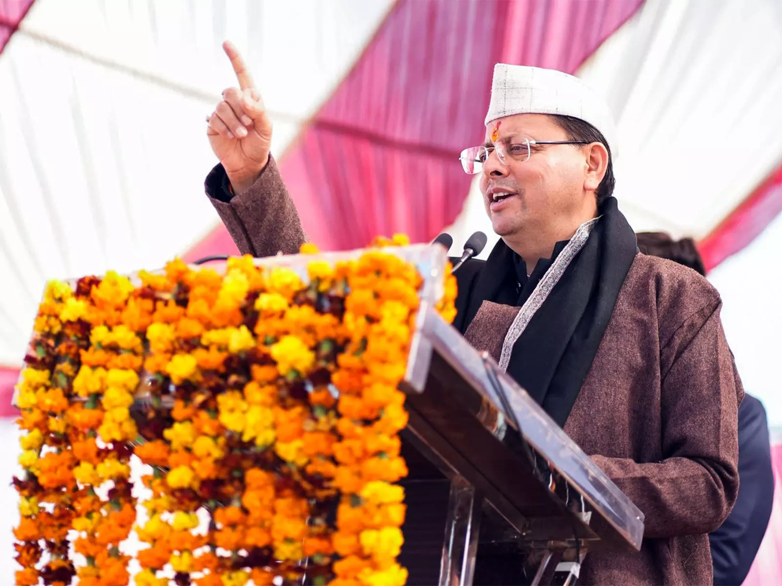 Uttarakhand में वर्दी घोटाले में होम गार्ड निदेशक निलंबित Uttarakhand में वर्दी घोटाले में होम गार्ड निदेशक निलंबित