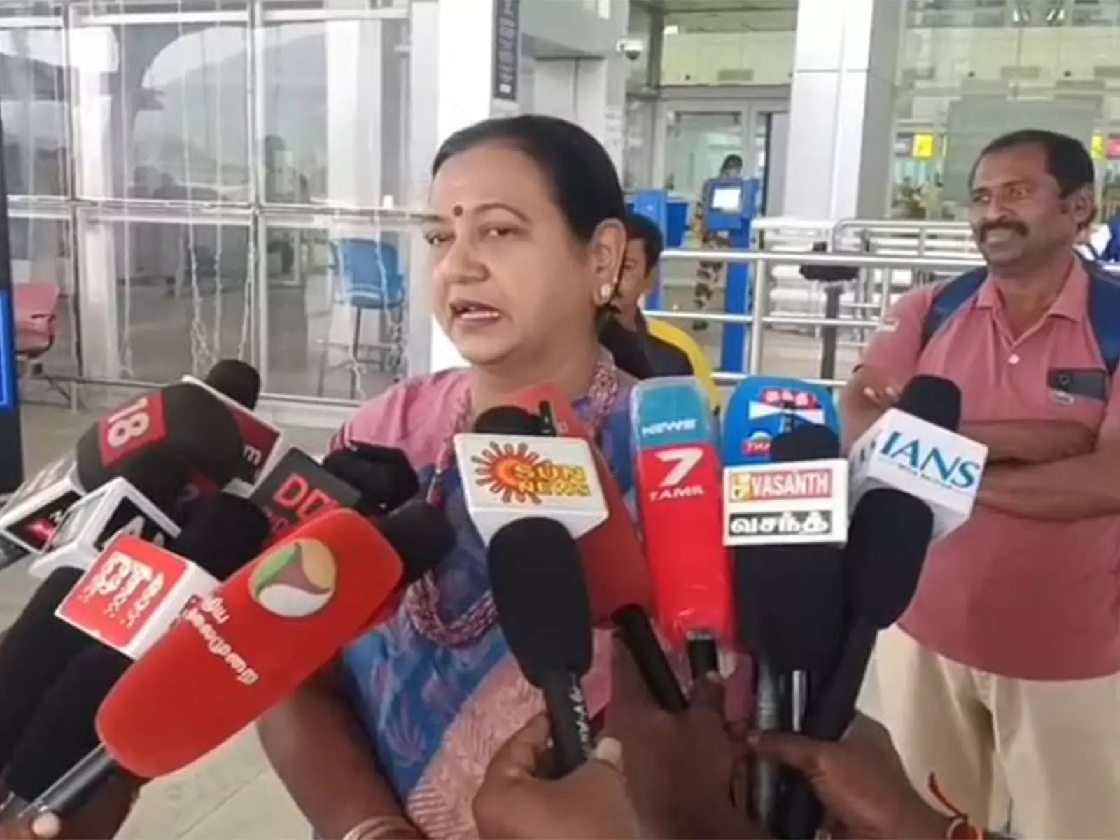 आगामी तमिलनाडु चुनावों के लिए गठबंधन पर बातचीत जारी: DMDK की प्रेमलता विजयकांत आगामी तमिलनाडु चुनावों के लिए गठबंधन पर बातचीत जारी: DMDK की प्रेमलता विजयकांत