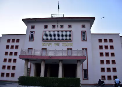 बार-बेंच विवाद के बीच Rajasthan हाई कोर्ट ने शनिवार को सुनवाई शुरू की बार-बेंच विवाद के बीच Rajasthan हाई कोर्ट ने शनिवार को सुनवाई शुरू की