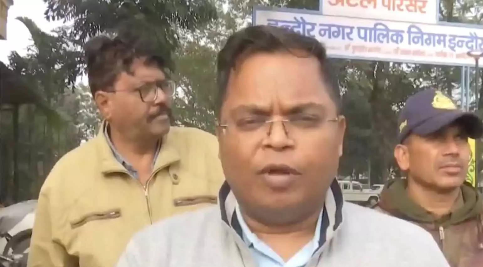 Indore के महू में पीलिया के लक्षणों वाले 22 लोगों की पहचान हुई, 8 लोग अस्पताल में भर्ती Indore के महू में पीलिया के लक्षणों वाले 22 लोगों की पहचान हुई, 8 लोग अस्पताल में भर्ती