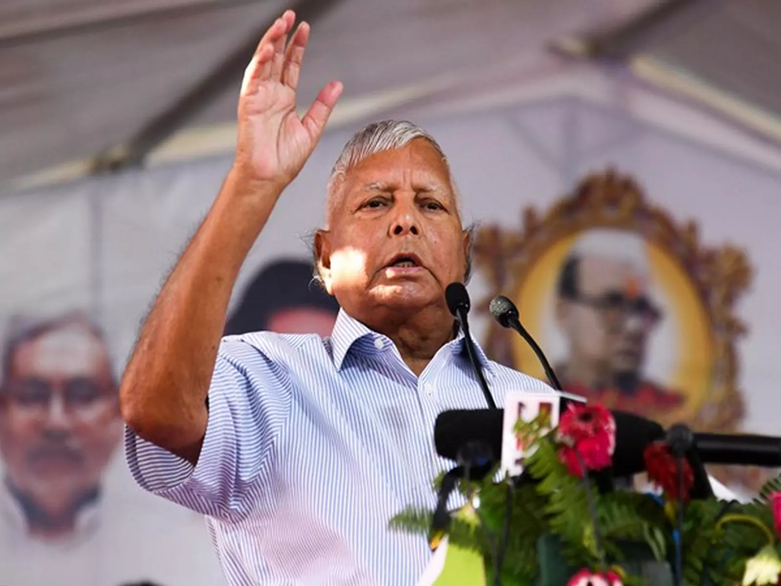 RJD सुप्रीमो लालू प्रसाद ने कर्पूरी ठाकुर की जयंती पर उन्हें श्रद्धांजलि दी RJD सुप्रीमो लालू प्रसाद ने कर्पूरी ठाकुर की जयंती पर उन्हें श्रद्धांजलि दी