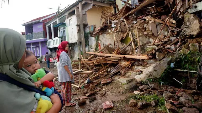 Indonesia में भूस्खलन में सात लोगों की मौत, 82 लापता, आपदा एजेंसी ने बताया Indonesia में भूस्खलन में सात लोगों की मौत, 82 लापता, आपदा एजेंसी ने बताया