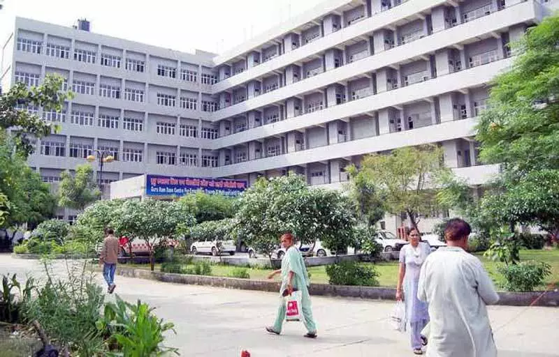 Amritsar district में 10 लाख रुपये की हेल्थ कवर योजना को 89 अस्पताल चलाएंगे Amritsar district में 10 लाख रुपये की हेल्थ कवर योजना को 89 अस्पताल चलाएंगे