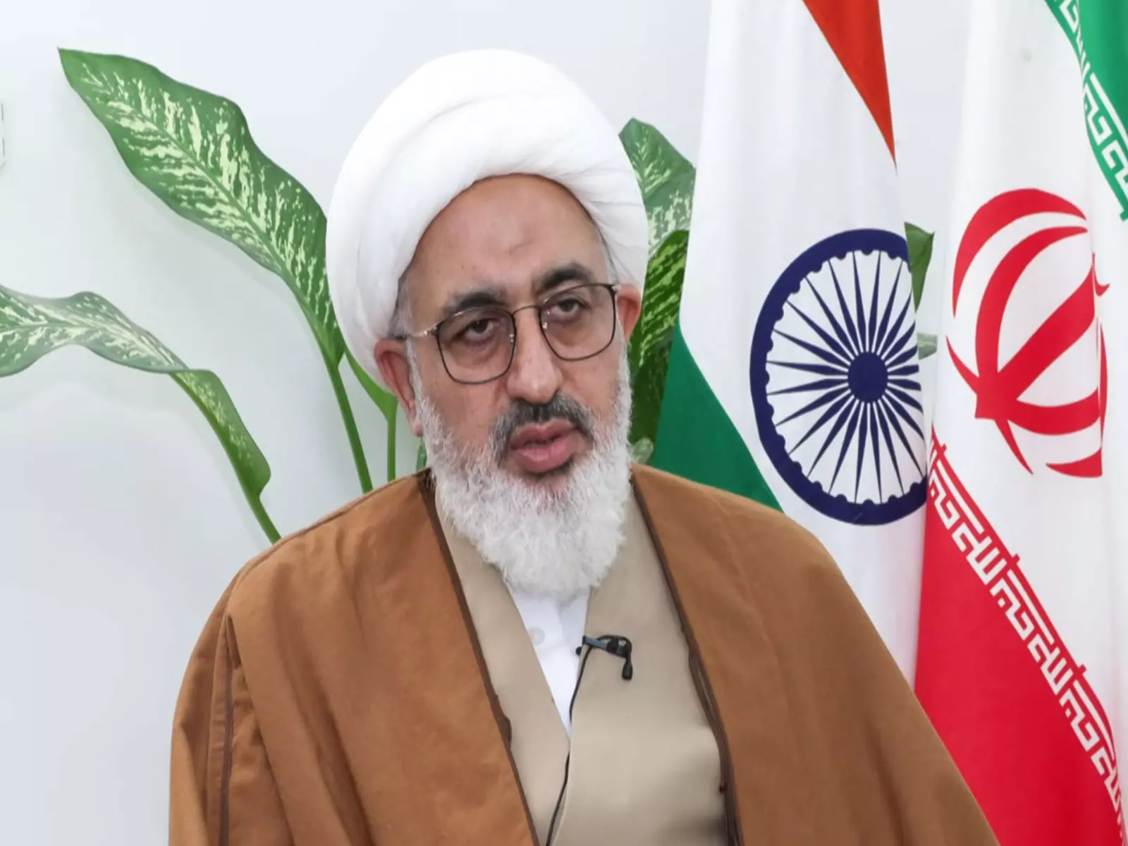 Iranian प्रतिनिधि का कहना है, ईरान शांति की तलाश में है Iranian प्रतिनिधि का कहना है, ईरान शांति की तलाश में है