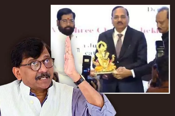 धनुष, तीर और घड़ी वाली विवादित तस्वीर पर Sanjay Raut भड़के धनुष, तीर और घड़ी वाली विवादित तस्वीर पर Sanjay Raut भड़के