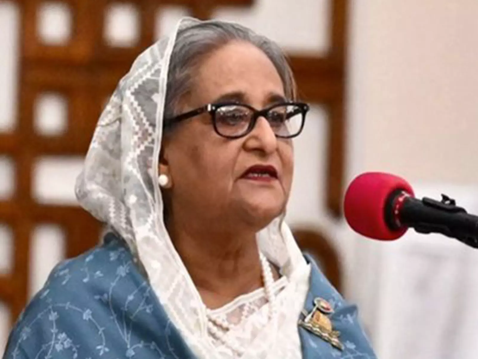 Sheikh Hasina ने लोगों से मोहम्मद यूनुस की कठपुतली सरकार को उखाड़ फेंकने का आह्वान किया Sheikh Hasina ने लोगों से मोहम्मद यूनुस की कठपुतली सरकार को उखाड़ फेंकने का आह्वान किया
