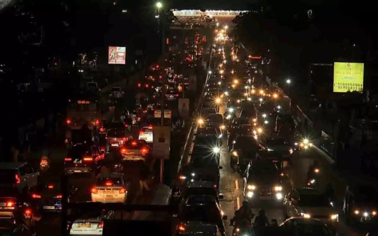 Bhubaneswar ट्रैफिक जाम से जूझ रहा Bhubaneswar ट्रैफिक जाम से जूझ रहा