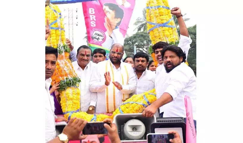 Kothagudem में सांसद वद्दीराजू का जन्मदिन समारोह Kothagudem में सांसद वद्दीराजू का जन्मदिन समारोह
