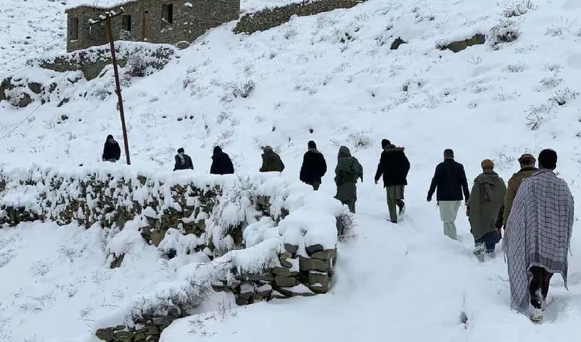 Afghanistan में भारी बर्फबारी और बारिश के कारण 3 दिनों में 61 लोगों की मौत हो गई Afghanistan में भारी बर्फबारी और बारिश के कारण 3 दिनों में 61 लोगों की मौत हो गई