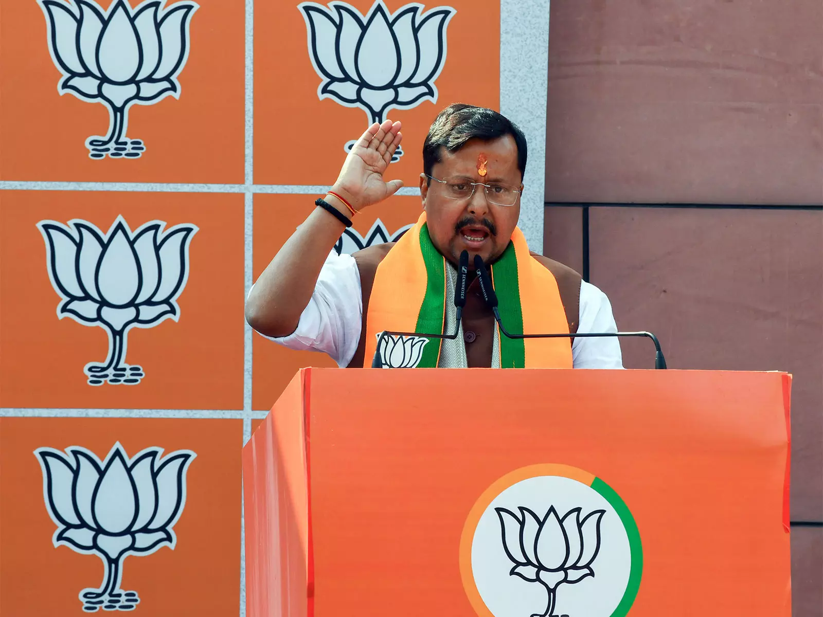 नितिन नबीन श्री बांके बिहारी मंदिर में करेंगे पूजा-अर्चना, PM मोदी के मन की बात में लेंगे हिस्सा नितिन नबीन श्री बांके बिहारी मंदिर में करेंगे पूजा-अर्चना, PM मोदी के मन की बात में लेंगे हिस्सा