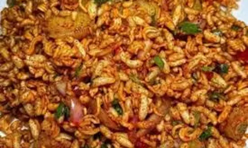Aloo Bhel Recipe: मिनटों में बनाएं झटपट चटपटी आलू भेल Aloo Bhel Recipe: मिनटों में बनाएं झटपट चटपटी आलू भेल