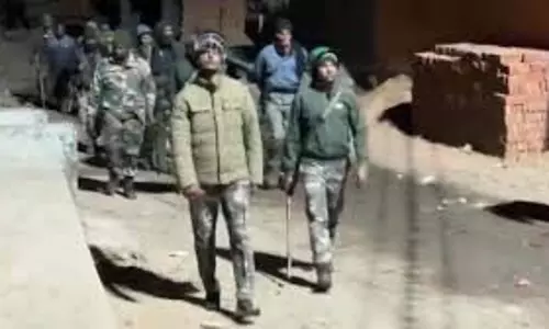 Hazaribagh: मूर्ति विसर्जन के दौरान दो पक्षों में हिंसक झड़प,इलाके में अफरा-तफरी Hazaribagh: मूर्ति विसर्जन के दौरान दो पक्षों में हिंसक झड़प,इलाके में अफरा-तफरी