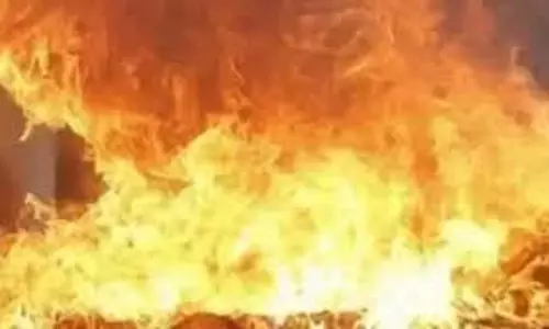 Patna Fire : झोपड़ी में भीषण आग लगने से दो मासूम भाई-बहन की जिंदा जलकर मौत Patna Fire : झोपड़ी में भीषण आग लगने से दो मासूम भाई-बहन की जिंदा जलकर मौत