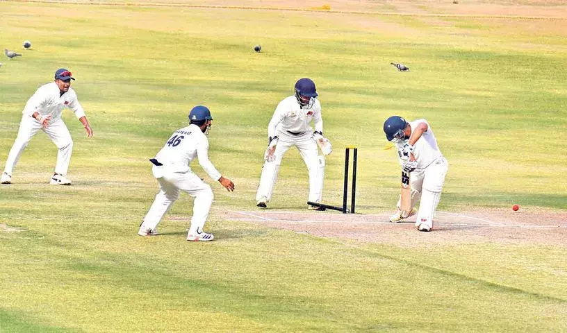 Ranji Trophy: तीसरे दिन खराब प्रदर्शन के बाद हैदराबाद की मुंबई से पारी की हार की आशंका Ranji Trophy: तीसरे दिन खराब प्रदर्शन के बाद हैदराबाद की मुंबई से पारी की हार की आशंका