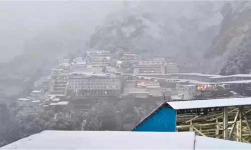 माता वैष्णो देवी :भवन पर उमड़ी भारी भीड़, पंजीकरण काउंटर समय से पहले बंद