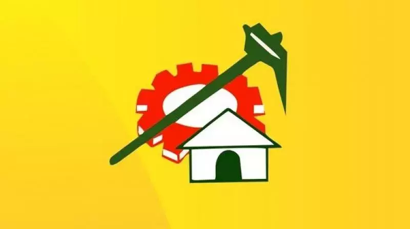Anakapalli टीडी में दरार गहरी, पीला गोविंद ने गृह मंत्री को निशाना बनाया Anakapalli टीडी में दरार गहरी, पीला गोविंद ने गृह मंत्री को निशाना बनाया