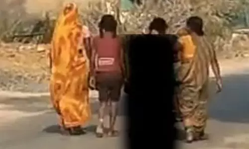 विधवा महिला को निर्वस्त्र कर गांव में घुमाया गया, ये कैसी घिनौनी सजा