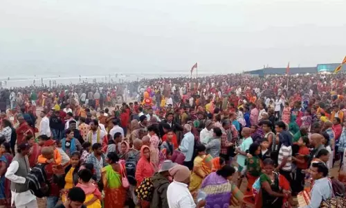 Magha Saptami : भक्तों ने कोणार्क के चंद्रभागा में पवित्र स्नान किया