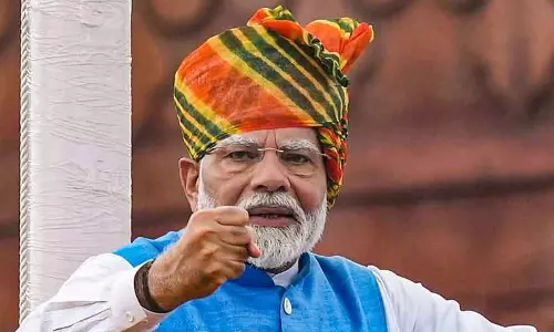वोटर होना सिर्फ संवैधानिक अधिकार नहीं, बल्कि एक अहम कर्तव्य है: PM Modi वोटर होना सिर्फ संवैधानिक अधिकार नहीं, बल्कि एक अहम कर्तव्य है: PM Modi