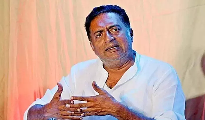 हिंदी फिल्में अपनी जड़ें खो चुकी हैं, नकली और पैसे के पीछे भागने वाली: Prakash Raj हिंदी फिल्में अपनी जड़ें खो चुकी हैं, नकली और पैसे के पीछे भागने वाली: Prakash Raj