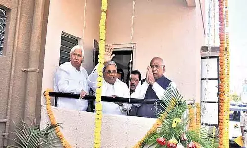 गरीब अपने अधिकारों के लिए नहीं लड़ेंगे, तो हिटलर और मुसोलिनी जैसे लोग देश पर राज करेंगे: Mallikarjun Kharge