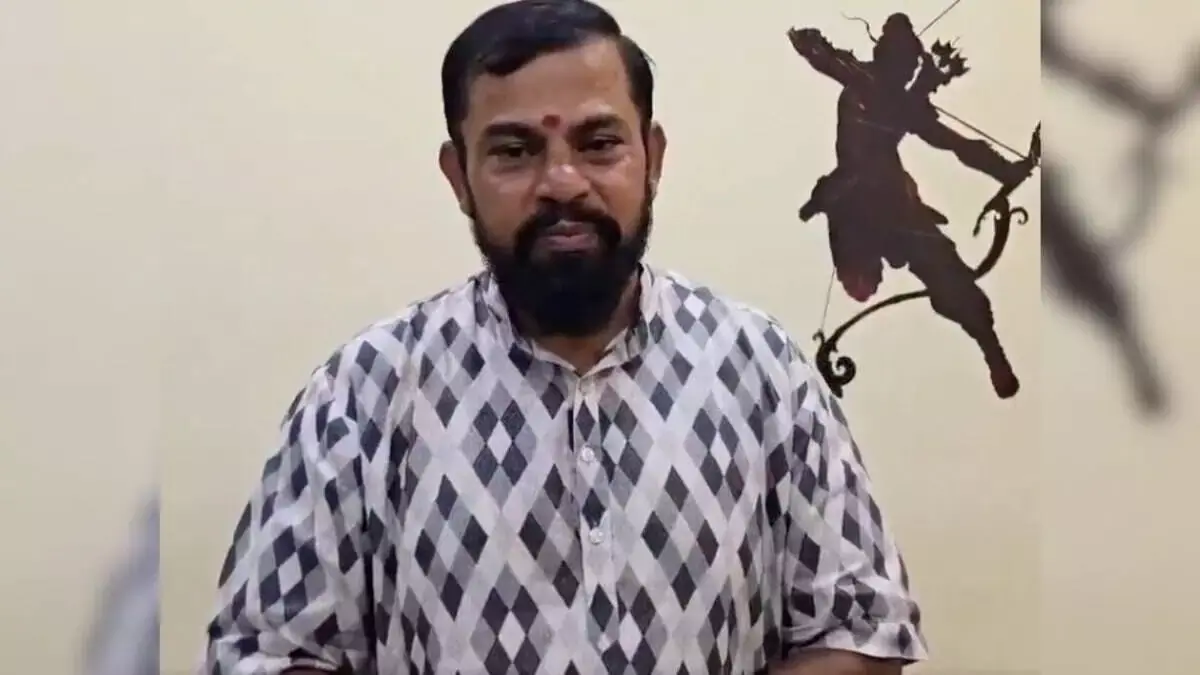 राजा सिंह ने GHMC पर लापरवाही का आरोप, नियमों के उल्लंघन को आग लगने की घटनाओं से जोड़ा राजा सिंह ने GHMC पर लापरवाही का आरोप, नियमों के उल्लंघन को आग लगने की घटनाओं से जोड़ा