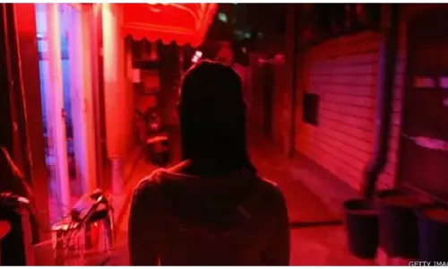 महिला को पुलिस ने रेड लाइट एरिया से सुरक्षित बरामद किया, कस्टमर ने की मदद