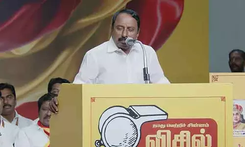विजय ही एकमात्र ऐसे नेता हैं जो DMK को हरा सकते हैं: Sengottaiyan विजय ही एकमात्र ऐसे नेता हैं जो DMK को हरा सकते हैं: Sengottaiyan