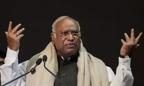 Vote देने का अधिकार छीनना भारत के लोकतंत्र को खराब करता है: मतदाता दिवस पर खड़गे Vote देने का अधिकार छीनना भारत के लोकतंत्र को खराब करता है: मतदाता दिवस पर खड़गे