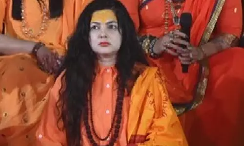 Mamta Kulkarni ने स्वामी अविमुक्तेश्वरानंद पर सवाल उठाए Mamta Kulkarni ने स्वामी अविमुक्तेश्वरानंद पर सवाल उठाए