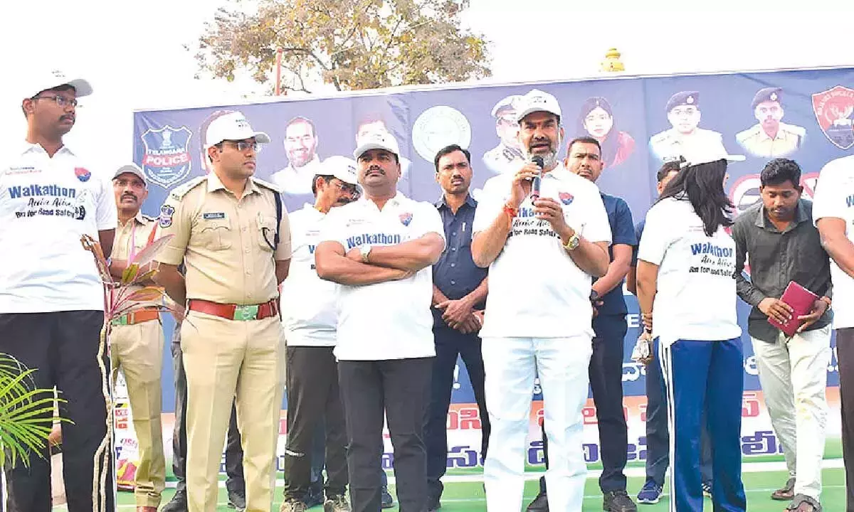 ट्रैफिक अनुशासन एक सामाजिक कर्तव्य है: Adi Srinivas ट्रैफिक अनुशासन एक सामाजिक कर्तव्य है: Adi Srinivas